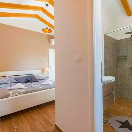 Moderne Istrische Steinvilla - 4 Sterne Mit Privatem, Beheizbaren Pool & Meerblick Kavran