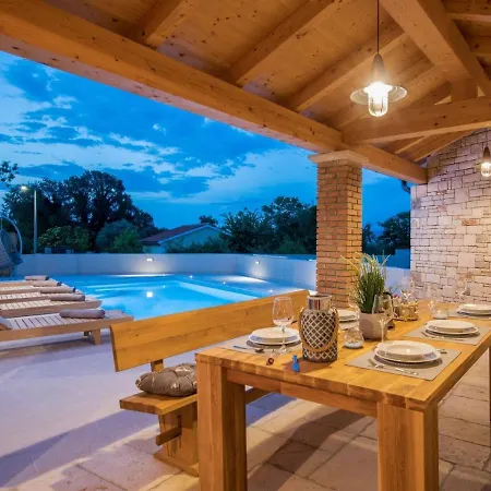 Moderne Istrische Steinvilla - 4 Sterne Mit Privatem, Beheizbaren Pool & Meerblick Villa Kavran