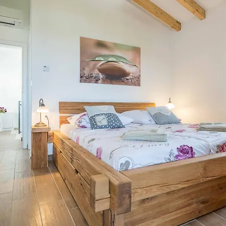 Moderne Istrische Steinvilla - 4 Sterne Mit Privatem, Beheizbaren Pool & Meerblick Villa Kavran