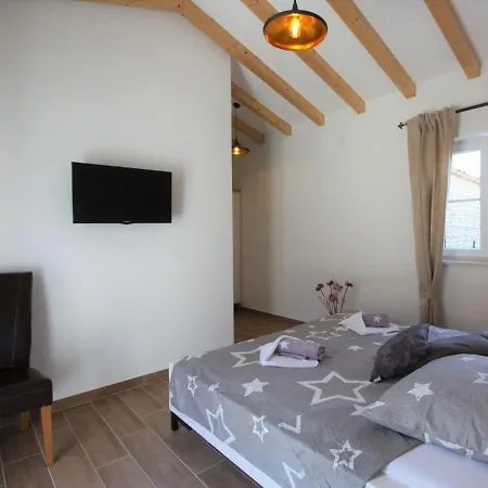 Villa Moderne Istrische Steinvilla - 4 Sterne Mit Privatem, Beheizbaren Pool & Meerblick *