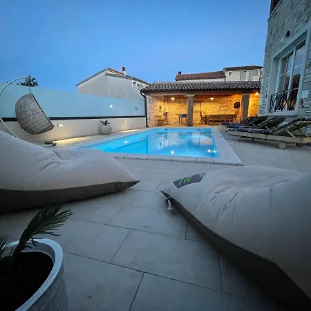 Moderne Istrische Steinvilla - 4 Sterne Mit Privatem, Beheizbaren Pool & Meerblick Villa *