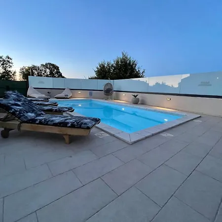 Villa Moderne Istrische Steinvilla - 4 Sterne Mit Privatem, Beheizbaren Pool & Meerblick